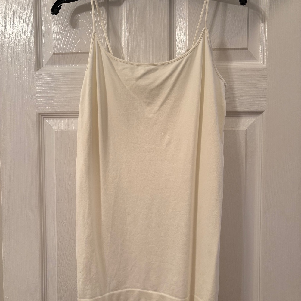NIKIBIKI CREAMY IVORY CAMISOLE